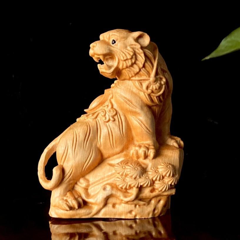 Burl Wood Carving: Fierce Tiger Ornament - Solid Wood Animal Figurine for Home or Car Decor