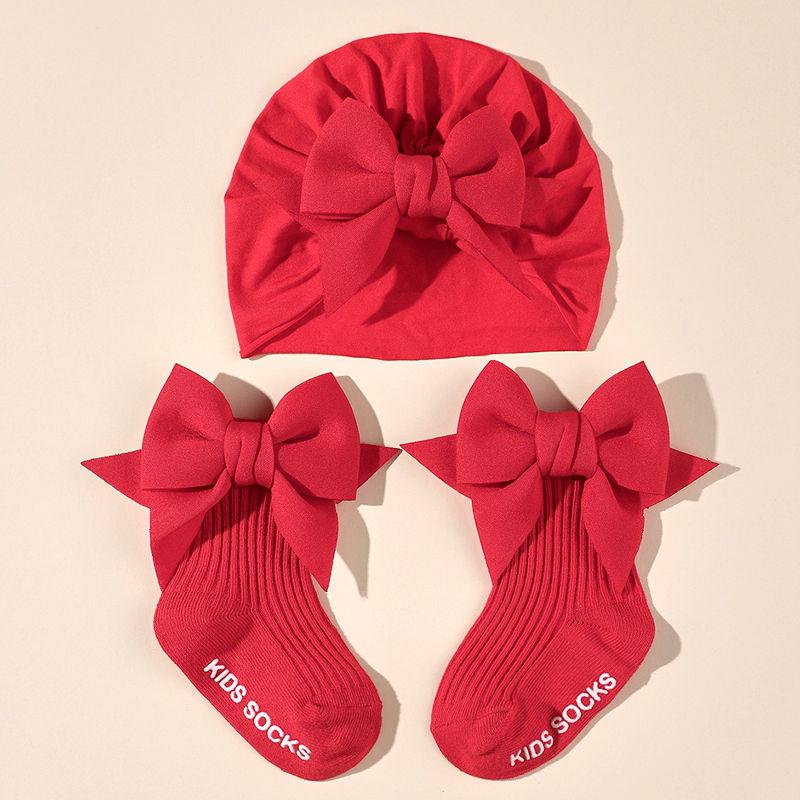

Infant & Toddler Newborn Hat and Socks Gift Set with Bow Headband & Indian-Style Hat червоний