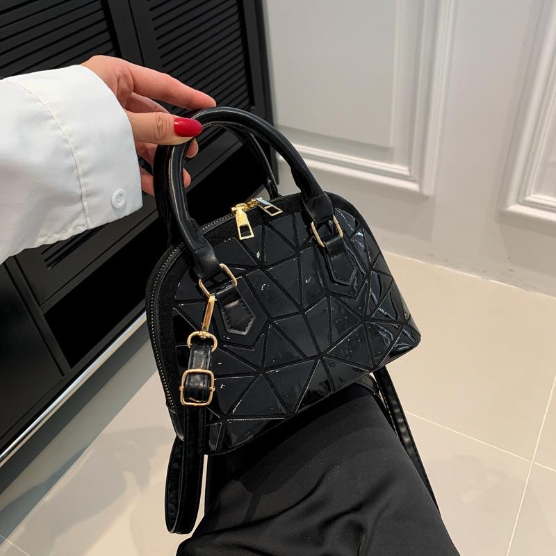 Stylish and Simple Handbag Women's New Trend Casual Shoulder Messenger Bag Laser Handbag Women's Bag
