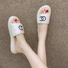 Pantoffeln mit rundem Kopf und Muffinboden, Ein-Zeichen-Design, Damenmode, Außensandalen