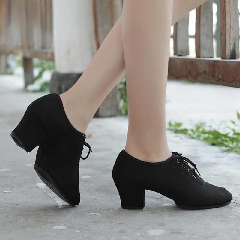 Women's Modern Dance Shoes Canvas Latin/Tango/Ballroom Shoes Rubber/Soft Sole Low Heels Women's Dancing Shoes Black