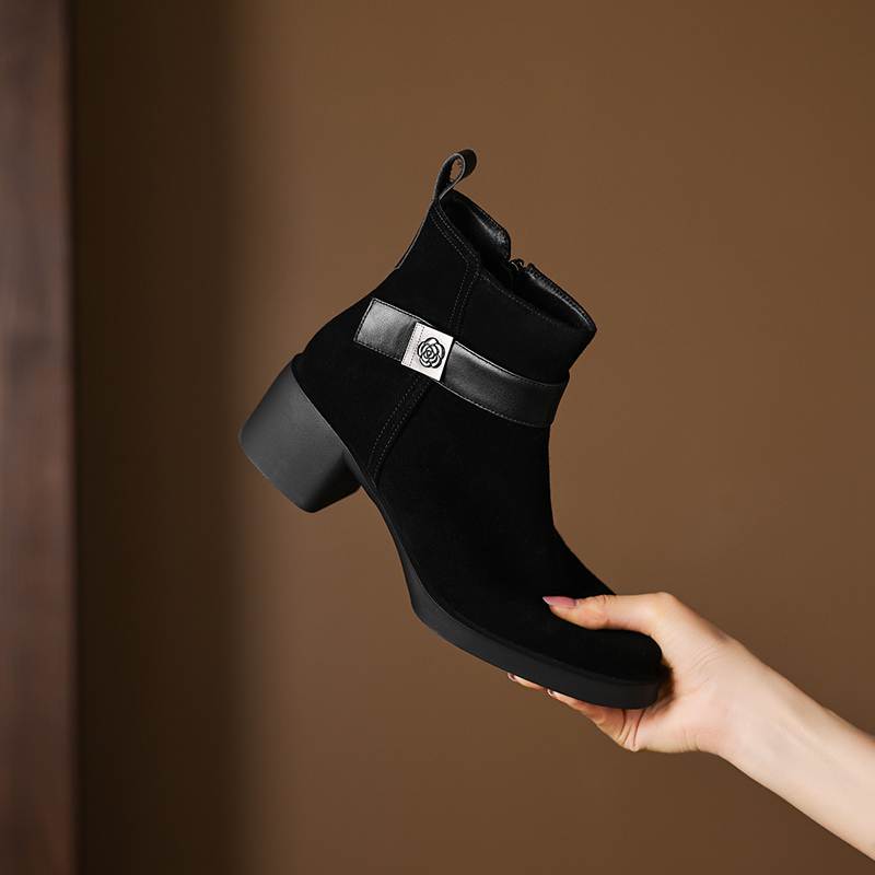 Krazing Pot Cow Suede Nubuck Round Toe Chunky Heels Chelsea Boots Size 43 Zipper Metal Flowers Women Platform Ankle Boots