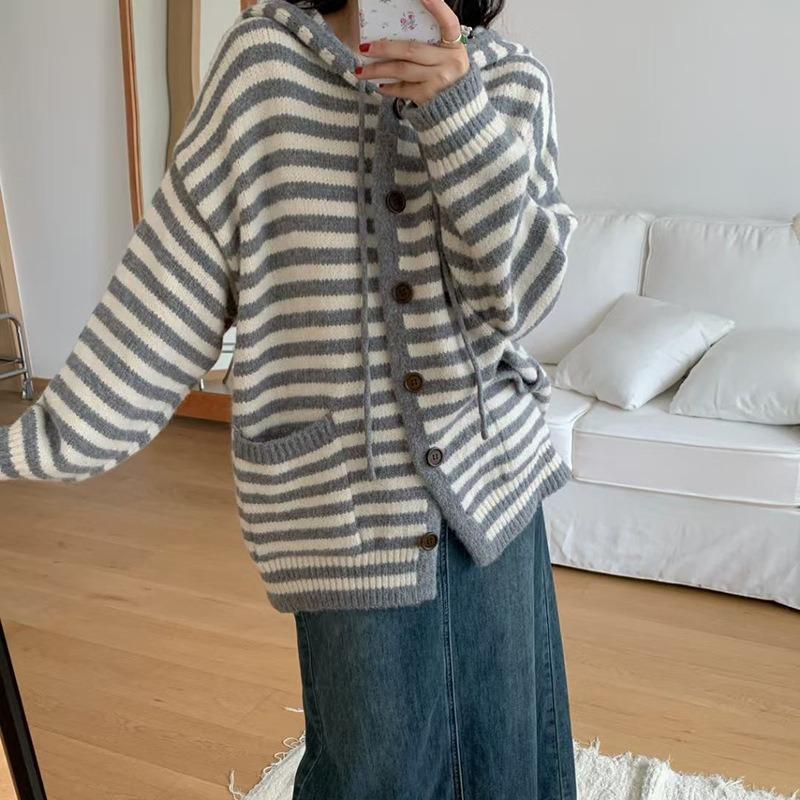 

Свободный топ большого размера Свитер в стиле ленивого ветра женский осенне-зимний новый жакет с капюшоном полосатый контрастного цвета вязаный женский кардиган One Size серый