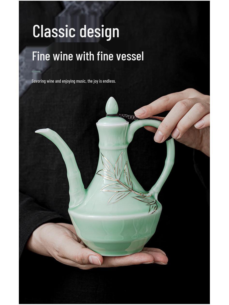Керамический набор для байцзю цвета селадон: Винный декантер и бокалы в античном стиле