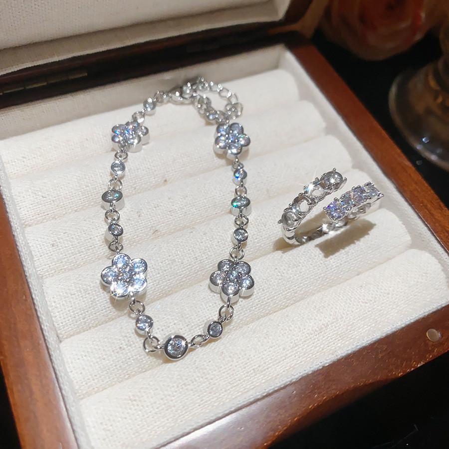 Zircon Flower Jewelry For Women With Simple Style And Highend Feel For Summer 2026