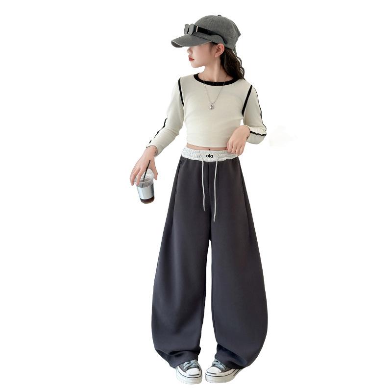 Patchwork-Sweathose für Mädchen mit gebogenem Bund - Lange Freizeithose für Frühling und Herbst 2025