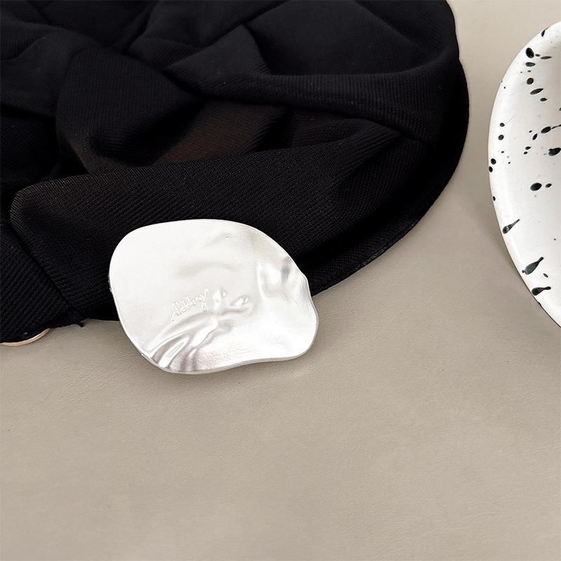 

Metal Alloy Mobile Phone Airbag Bracket Geometric Special-Shaped Paste Type Retractable Lazy Desktop Portable Niche Creative