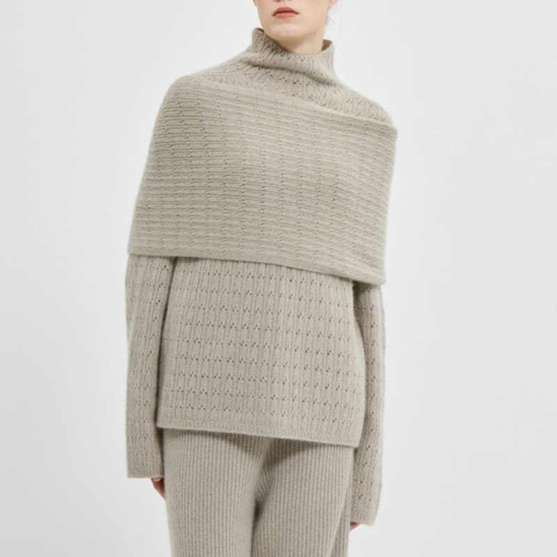 a HAUTE BABY RACCOON YARN KNIT SCARF (WARM BEIGE)