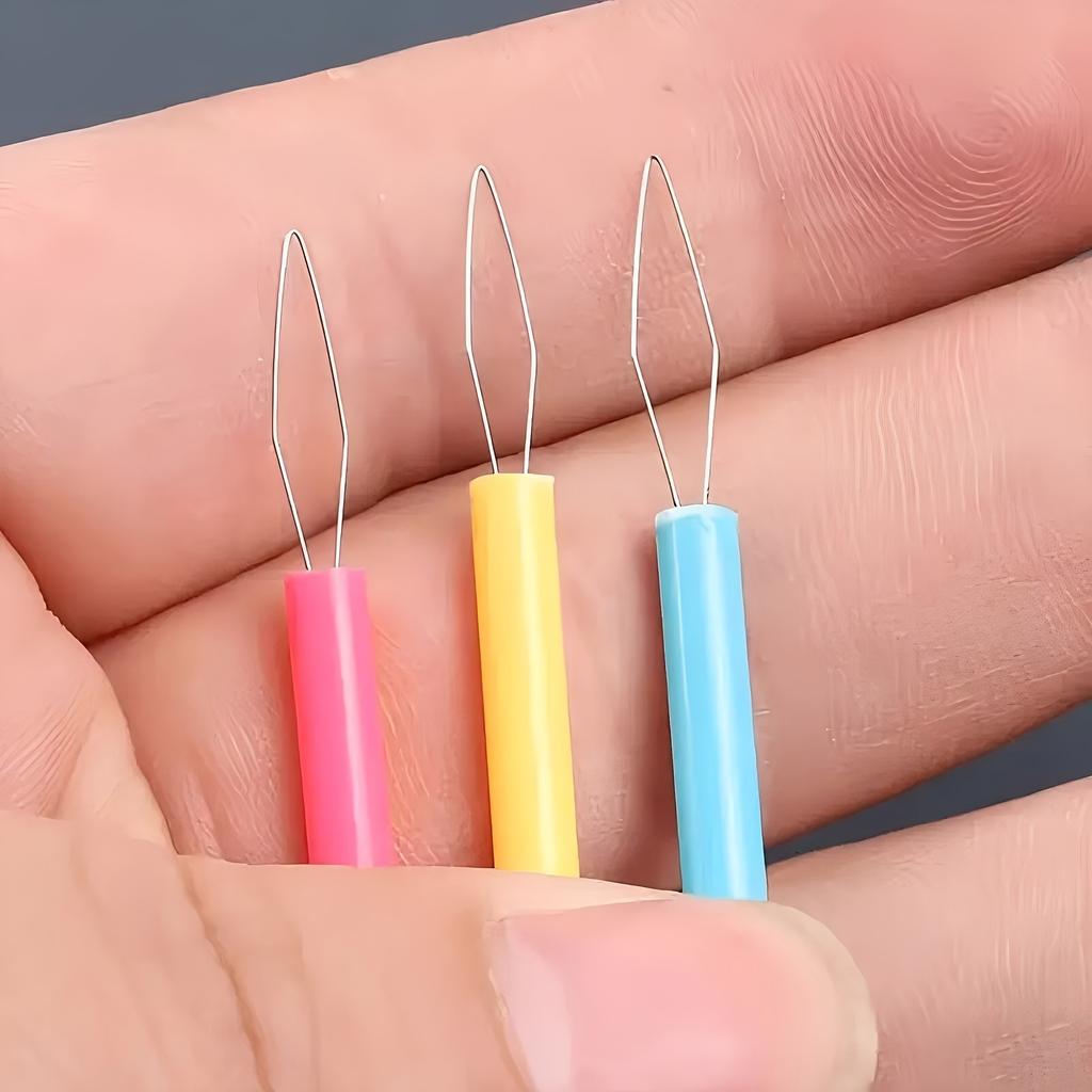 A Set of 5 Plastic Needle Threaders – Sewing Machine Threading Aids, Bead Stringing Tools, DIY Craft Accessories, Easy Threading