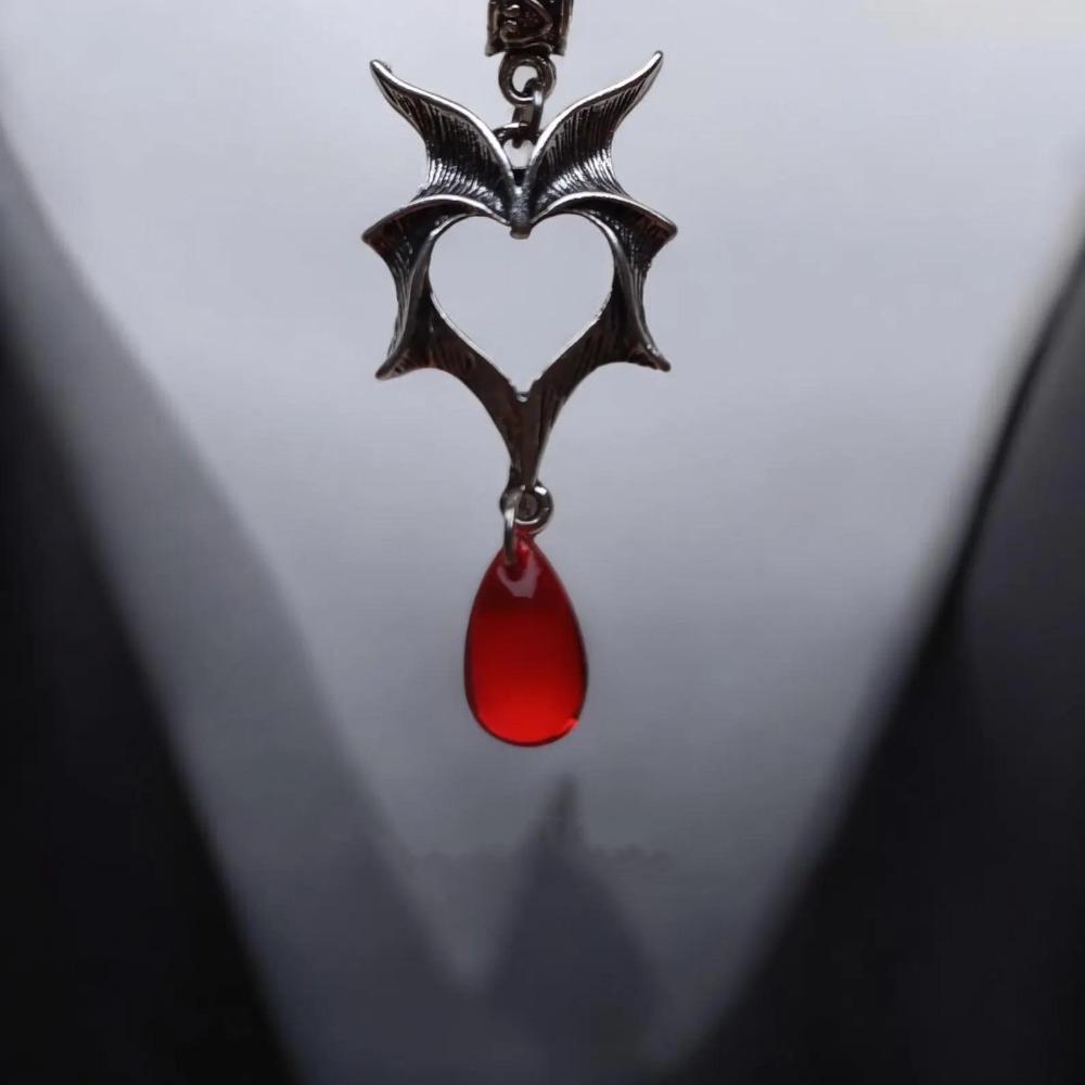 Romantyczny Gotycki Nietoperz Wampir Pusty Kształt Serca Krwistoczerwony Kształt Łzy Szklany Wisiorek Naszyjnik dla Kobiet Biżuteria na Imprezę Halloweenową