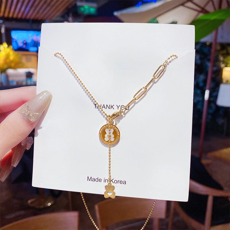 Korean 18K Gold Titanium Steel Women's Clavicle Necklace - Versatile, High-End, Non-Fading Temperament Choker.