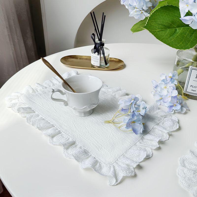 

Французский стиль Плейсмат Атмосфера Маленькая салфетка Высококачественная Белая Подставка под вазу Ins Стиль Чайная чашка Противоожоговая Изоляционная подставка Ткань Pure White White coasters 16*16cm with lace