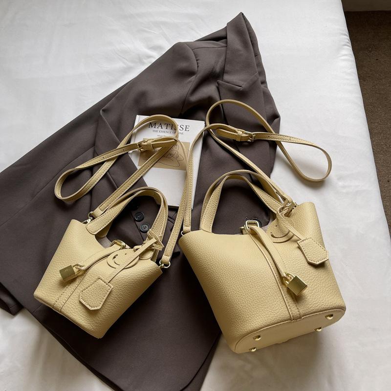 Handheld Bucket Bag Women's New Fashion Versatile Shoulder Bag Casual Messenger Bag