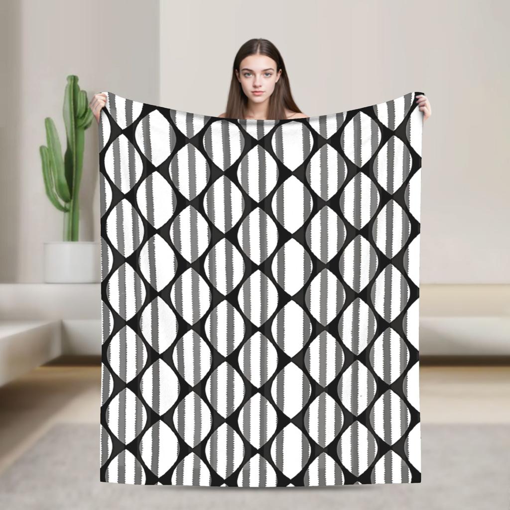 Black and White Retro Super Warm Blanket Boy Girl Plush Throw Blanket Funny Living Room Flannel Bedspread Sofa Bed Cover