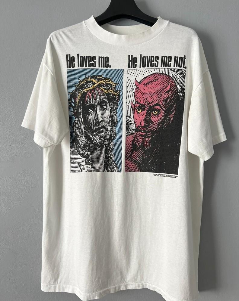 He Loves Me He Loves Me Not  Jesus Devil Vintage Cover T Shirt S5XL Unisex T-Shirt XXXXL
