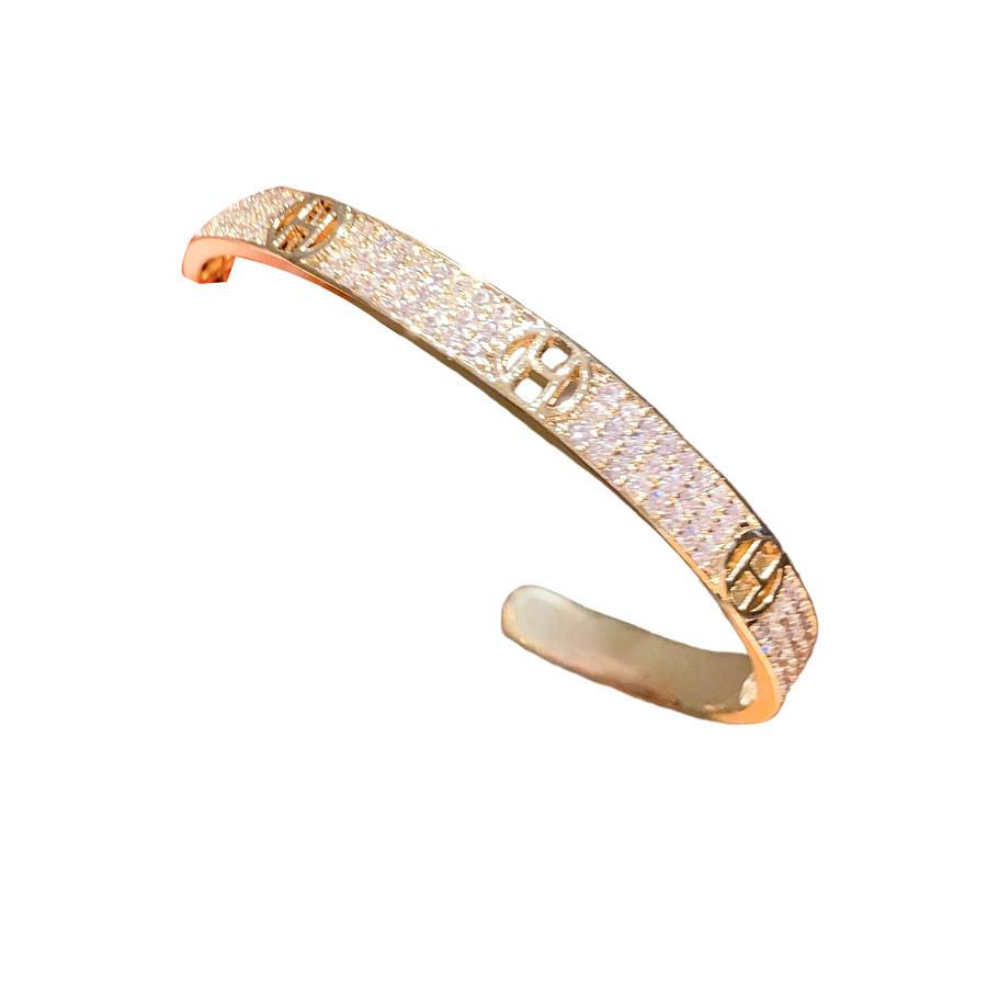 

Zircon Letter Cuff Bracelet For Women Elegant Vintage Stylish Jewelry Gift золотой