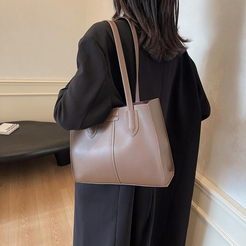 Chic Retro Crossbody Tote Bag With Soft Pu Material Perfect For Casual Everyday Use