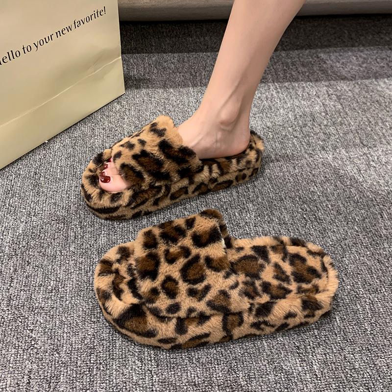 Fashion Furry Slippers Plush Slippers Fluffy 2024 Fashion Trend Luxurious Thick Soled Slip-on Women's Fashion Shoes