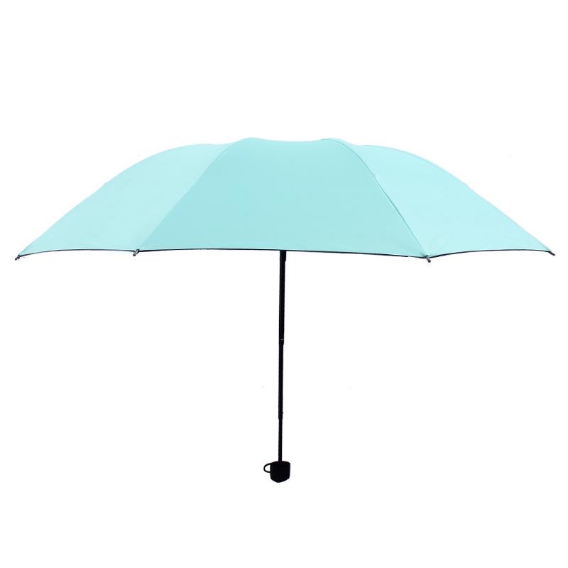 Černý lepidlový skládací slunečník a deštník pro dvojí použití s ochranou proti UV záření a logem