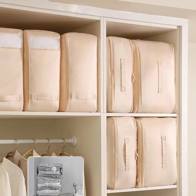 "Compression Storage Bag for Quilts, Jackets, and Bedding"