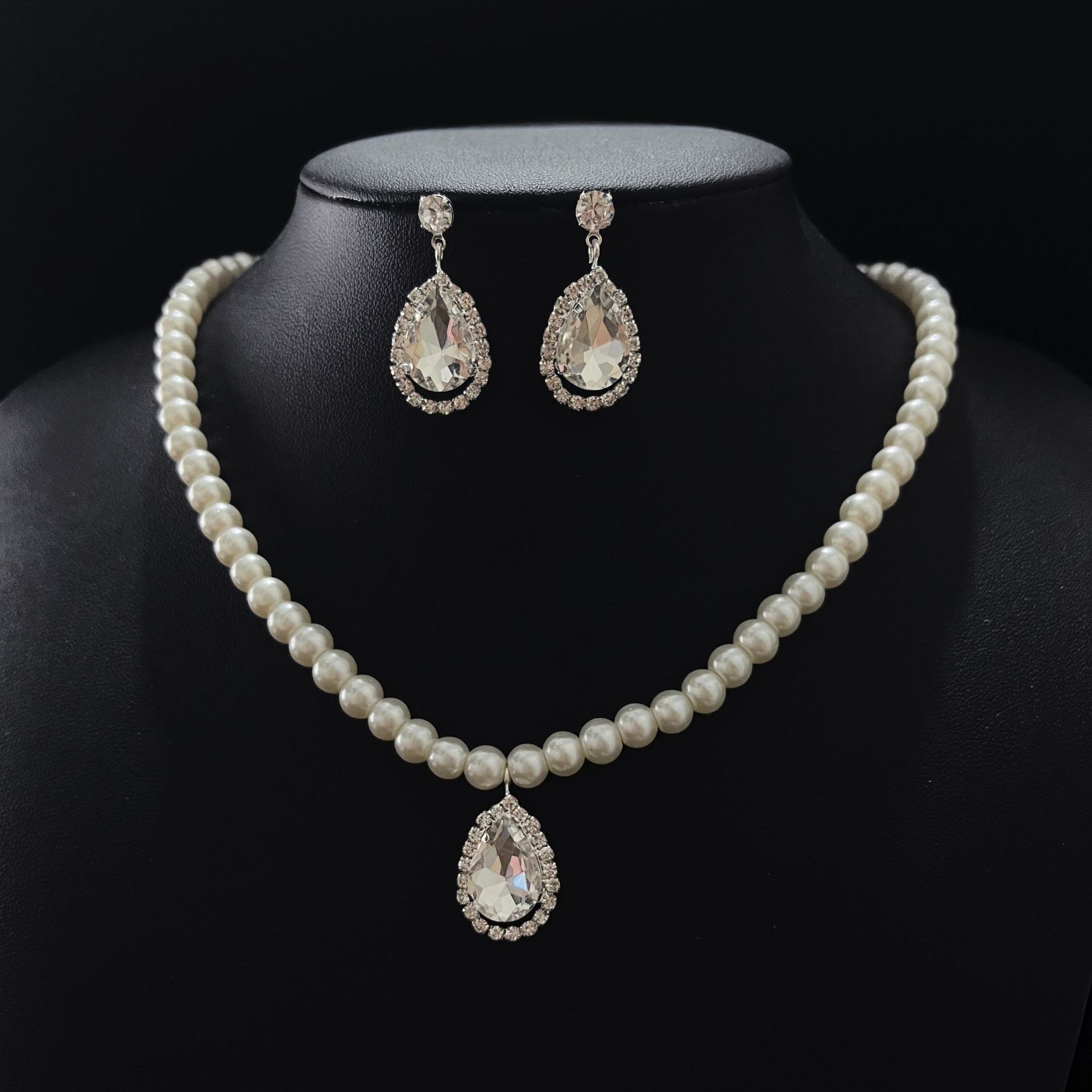 

Универсальное ожерелье с жемчугом и драгоценными камнями, женские серьги с каплями воды, посеребренные серьги, комплект ювелирных изделий белый