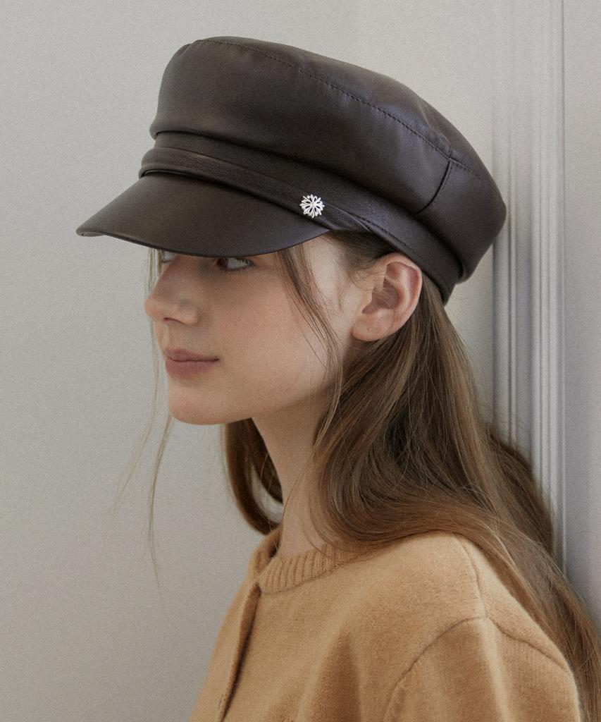 Tatiana Urbanic Leather Sailor'S Cap Ht8151 2 Colors