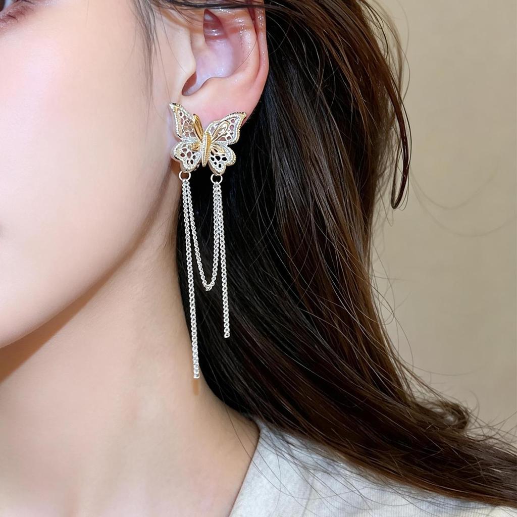 Gold Plated Zircon Bow Pearl Ear Clip, No Piercing Required; Elegant High-End Jewelry for Women.