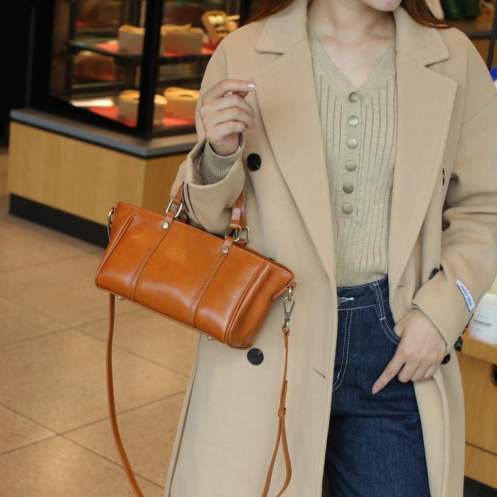 Spring New Large Capacity Crossbody Handbag Versatile Vegetable Tanned Soft Leather Wide Shoulder Strap Shoulder Bag