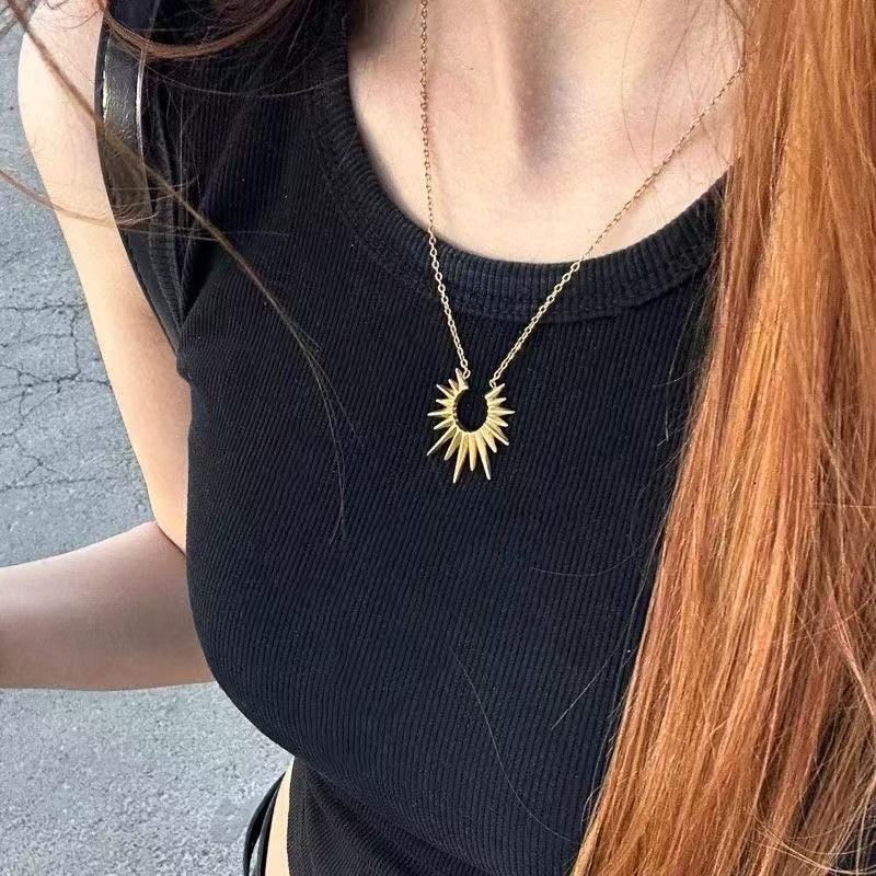1 Stück Vintage Sonnen Totem Anhänger Halskette Für Frauen Edelstahl Kette Halskette Täglichen Party Schmuck Geschenke