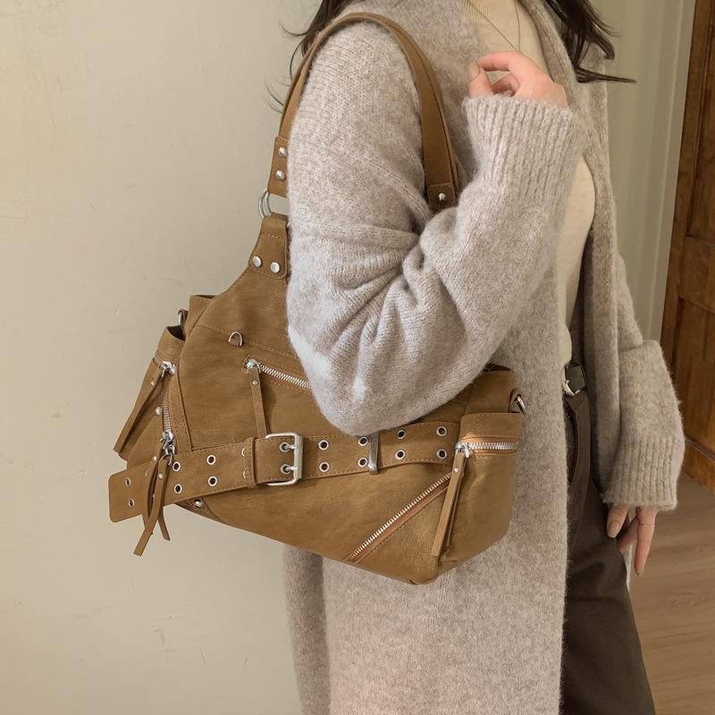 Retro Tote Bag, Large Capacity, Soft Leather Patchwork Crossbody Bag, Fashionable Commuter Studded Motorcycle Bag