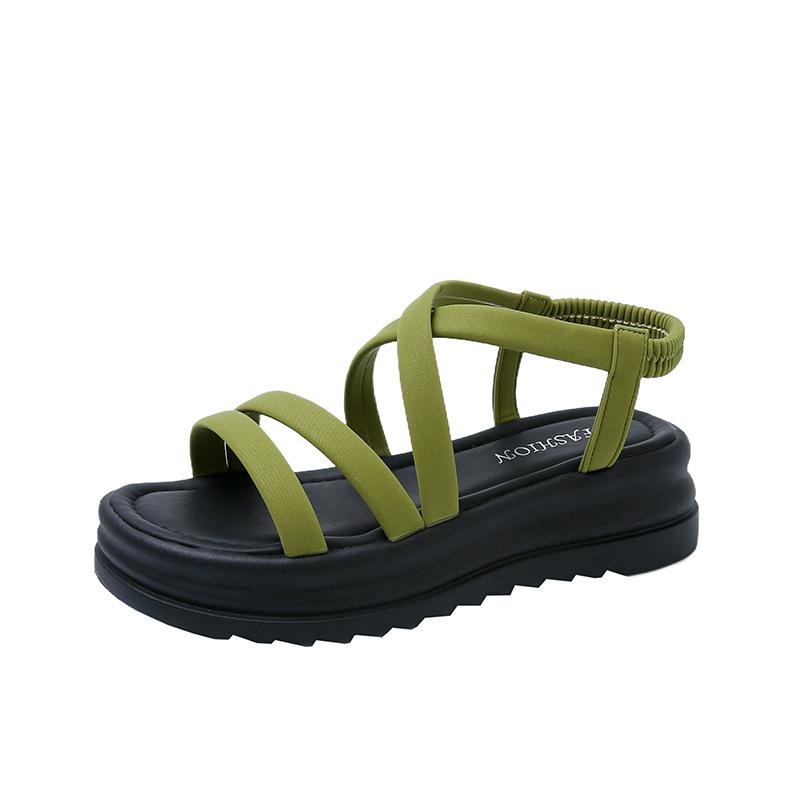 Sandals female 2025 summer new fairy wind round head cross belt casual muffin platform fashion beach roman shoes