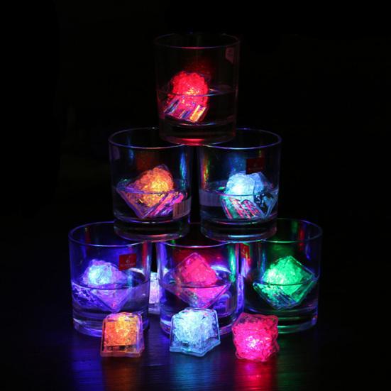 12 ks LED světlo Aktivace tekutinou Měnící barvu Ledové kostky Vícebarevné 7barevné LED Kostky ledu Potravinářské
