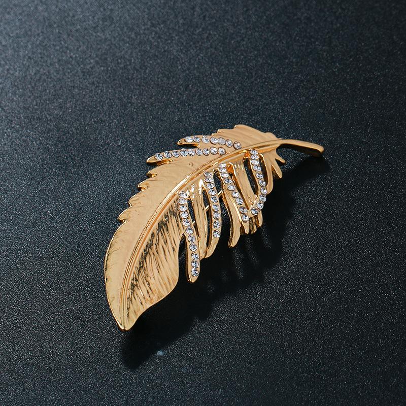 

Роскошная бриллиантовая брошь-перо для женщин - элегантный аксессуар для пиджака