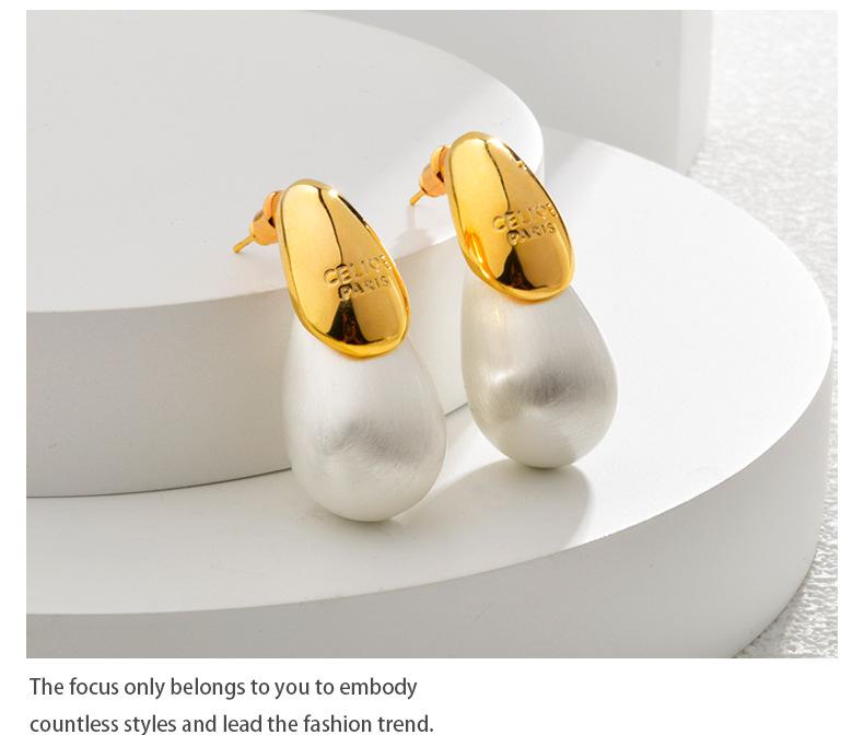 

Европейские и американские новые прозрачные смоляные капли воды простые и универсальные модные темпераментные персонализированные серьги