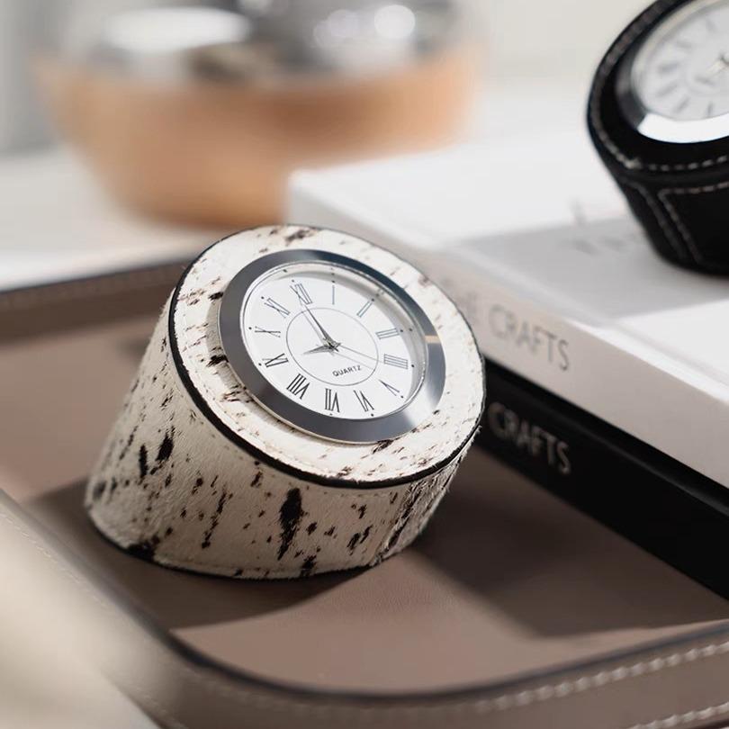 Nordic Style Horse Hair Creative Clock Ornaments Light Luxury Living Room Study Dressing Table Bedroom Bedside Table Clock Decoration