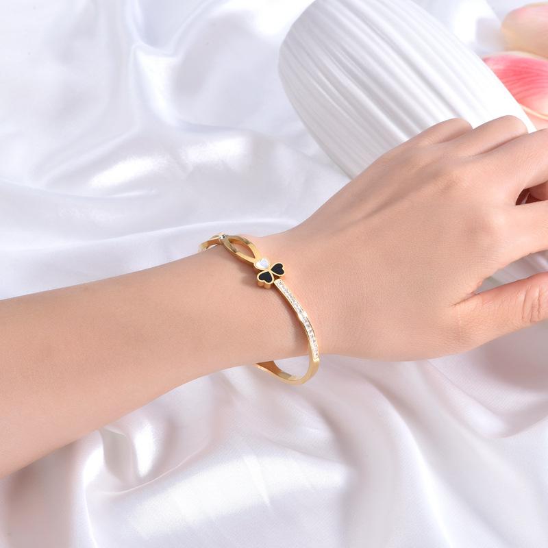 2026 Summer New Open Bracelet Sweet Sparkling Square Diamond Jewelry Love Does Not Fade Bracelet