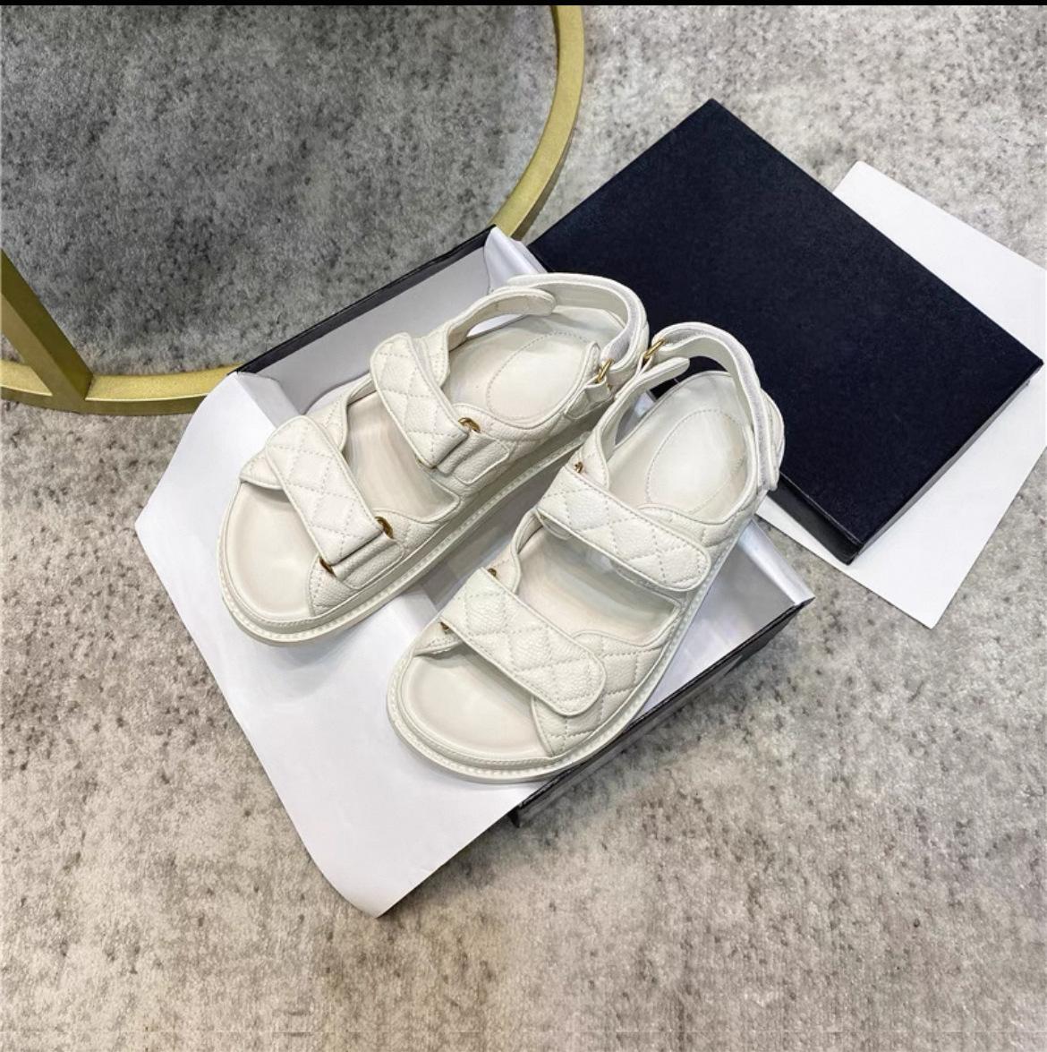 

New sandals women s summer flat bottom 2025 new Xiaoxiangfeng Velcro leather versatile rhombus soft leather thick bottom 41