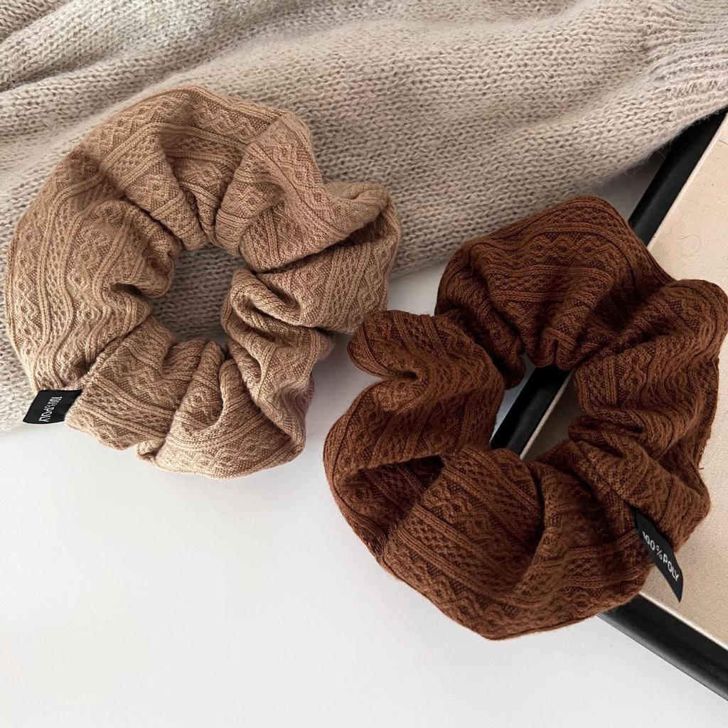 Weiches, braunes Strickhaarband für Damen im Herbst und Winter – vielseitiger Haargummi/Pferdeschwanzhalter im Dickdarm-Stil