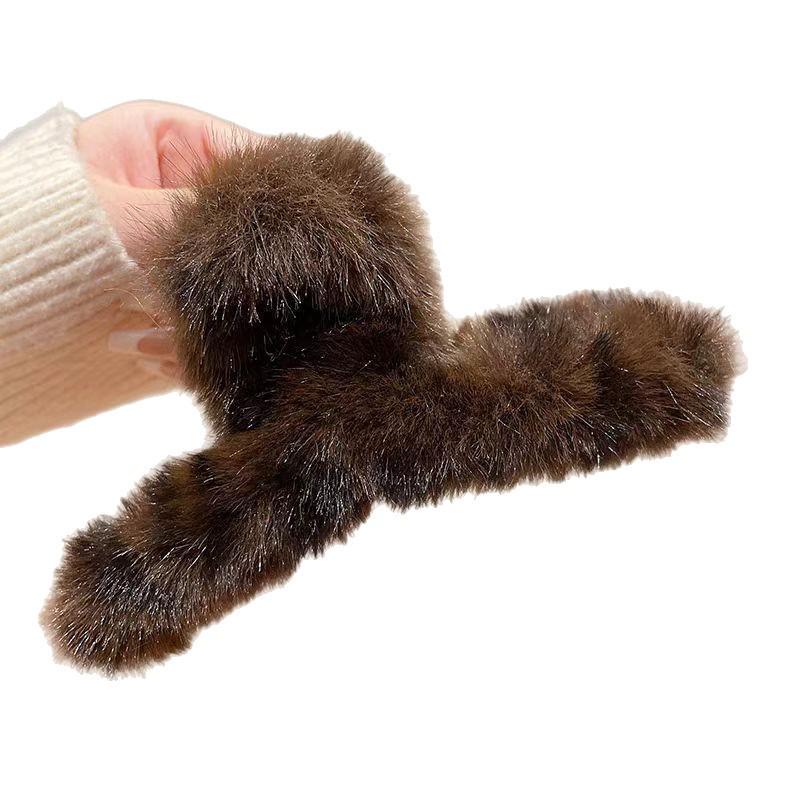 Leopard Print Plush Claw Clip for Women: High-End 2025 Large Hair Accessory for Autumn/Winter Updo