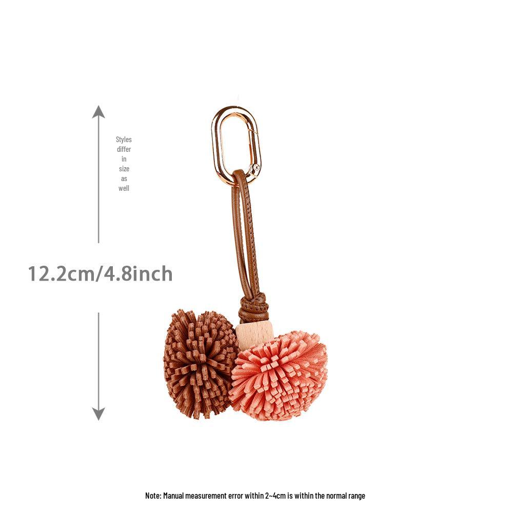 Portachiavi e Ciondolo per Borsa con Nappa a Forma di Palla di Bacca di Bayberry in Stile Zhang Yuanying