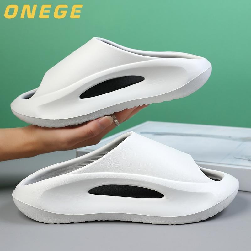 A Pair Of New Summertime Mens Slide Shoes, Mens Wear-Resistant, Anti-Skid, Plush Comfort Athletic Beach Footwear, Thick-Soled Soft-Soled Mens Shoes