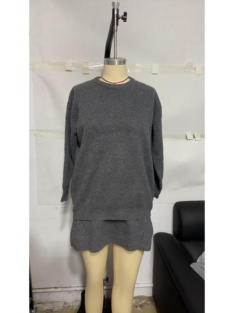 High-Quality Autumn 2024 European & American Casual Solid Color Knitted Short Skirt Set for Women