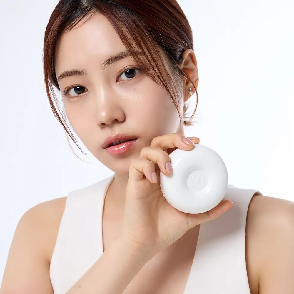 MADPEACH Glazed Glow Cushion 21 LIGHT BEIGE