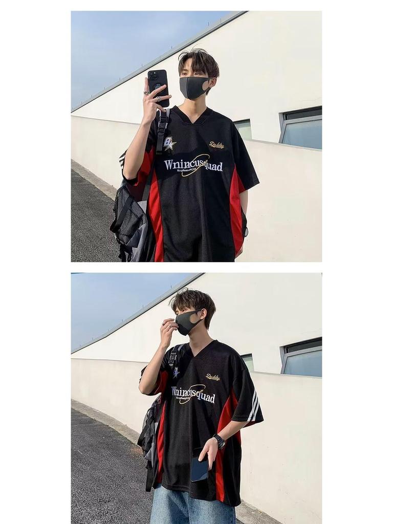 Camiseta de Béisbol Bordada Retro con Cuello en V - Manga Corta, Corte Holgado, Estilo para Parejas.