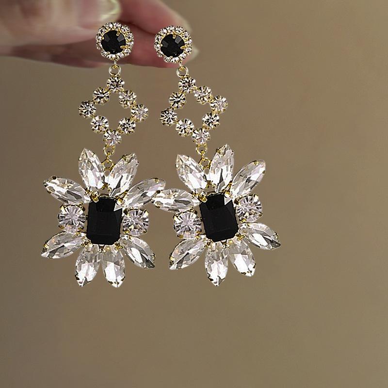 

Серебряные игольчатые серьги с бриллиантами в виде цветка для женщин, ретро-серьги, модные серьги в стиле темперамент