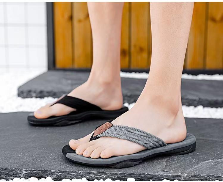 2025 Men's Trendy Non-Slip Summer Flip-Flops: Thick Sole, Cool & Casual Beach Slippers
