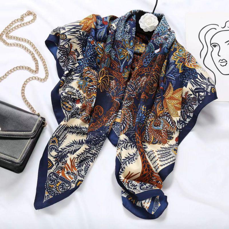 Black and White Animal Print Faux Silk Twill Scarf - 90x90CM Autumn/Winter Shawl for Women