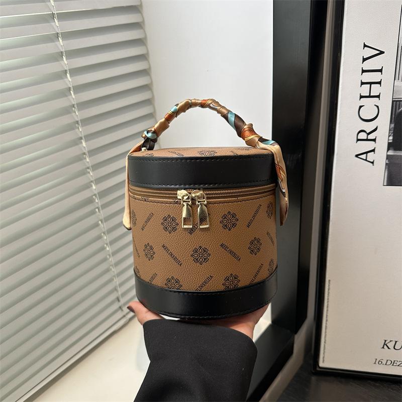 

Популярная сумка женская 2025 новая мода портативная для выхода на работу популярная маленькая сумка-цилиндр косметичка