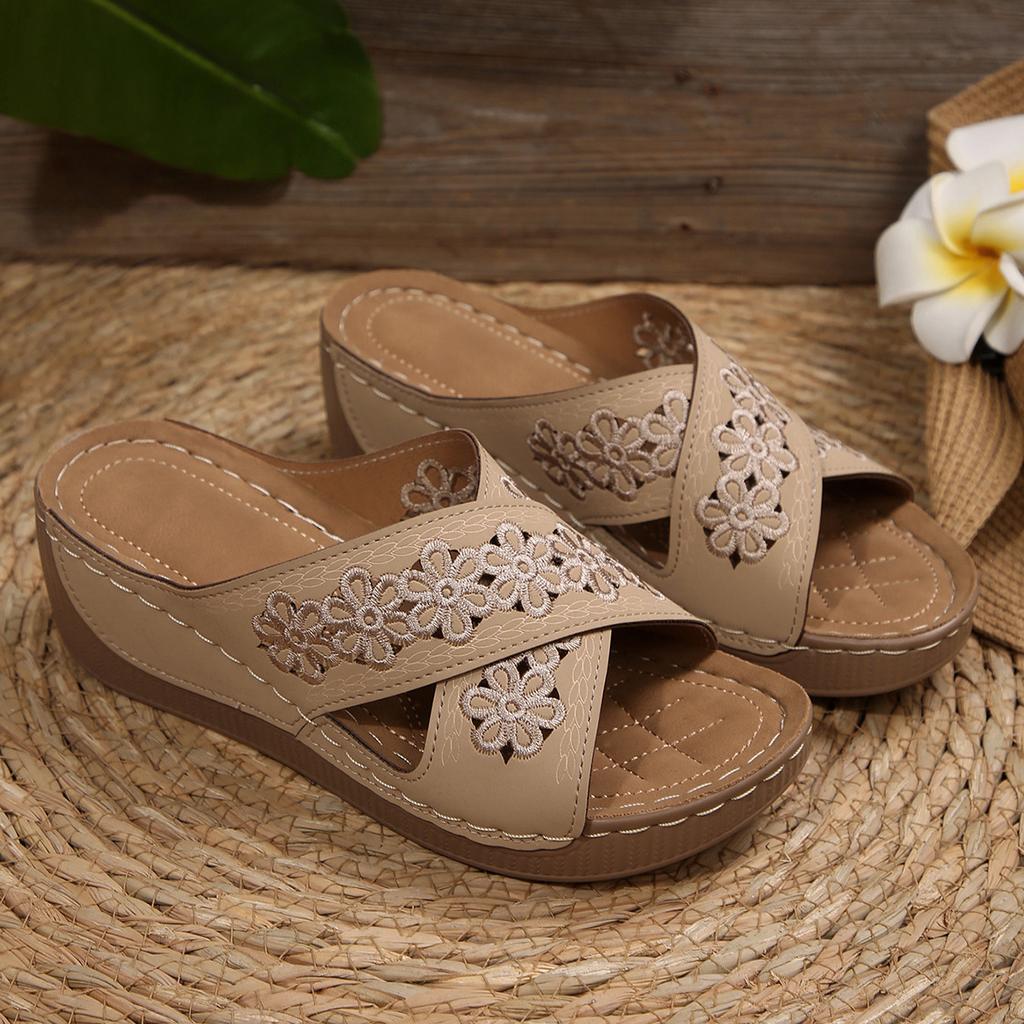 Nuove pantofole estive da donna con incrocio e tacco inclinato suola spessa sandali bocca di pesce linea di cucitura taglia grande