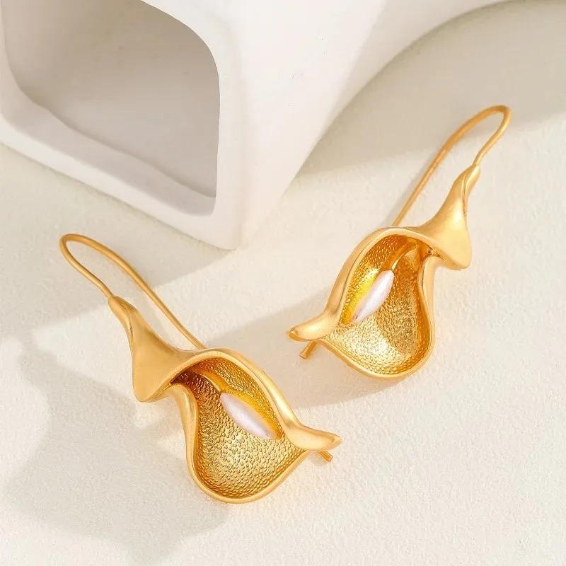 Exquisite Blooming Flower Hook Earrings Simple Accessories Gold Silver Color Plant Dangle Earrings for Women Jewelry